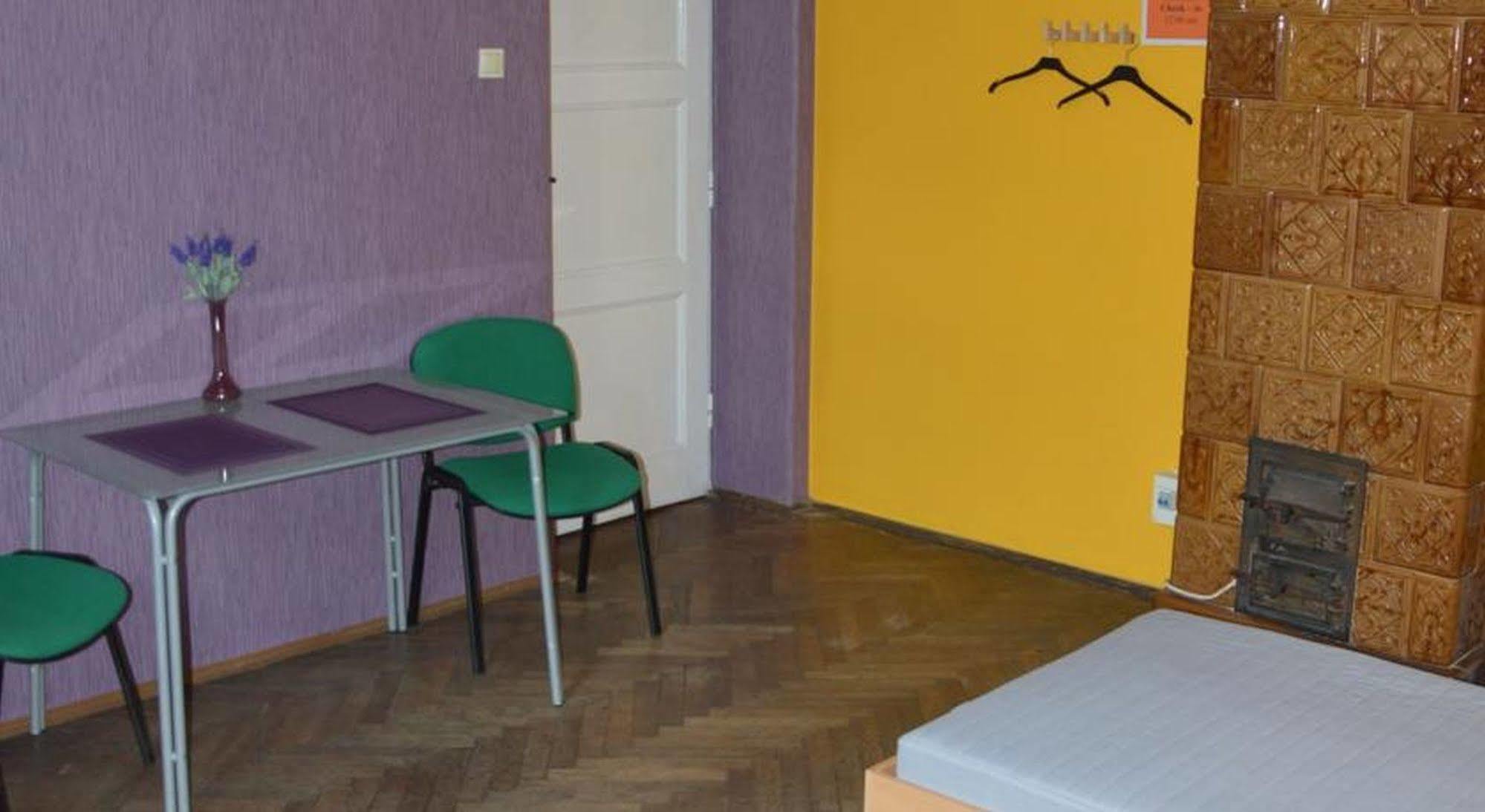 Old Walls Hostel Krakow Exterior photo